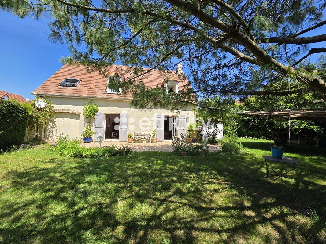Maison à PRUNAY-EN-YVELINES