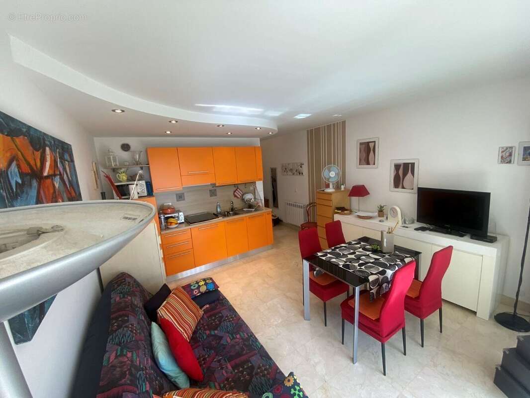 Appartement à ROQUEBRUNE-CAP-MARTIN