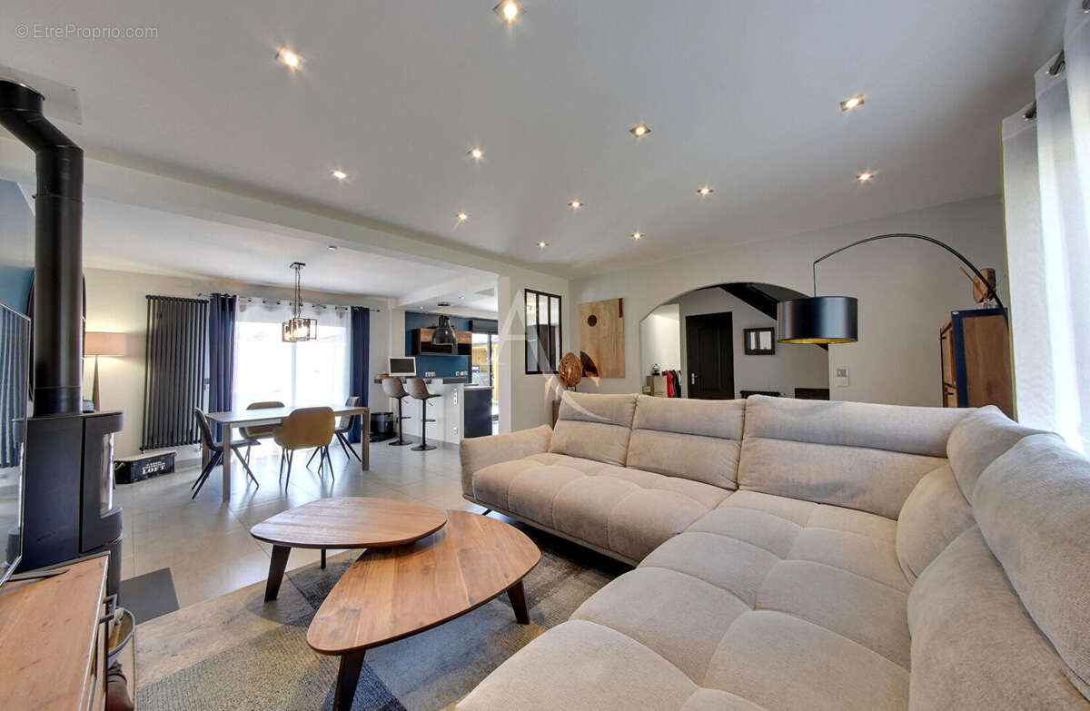 Maison individuelle 7 pièces - superbes prestations ! - photo 2