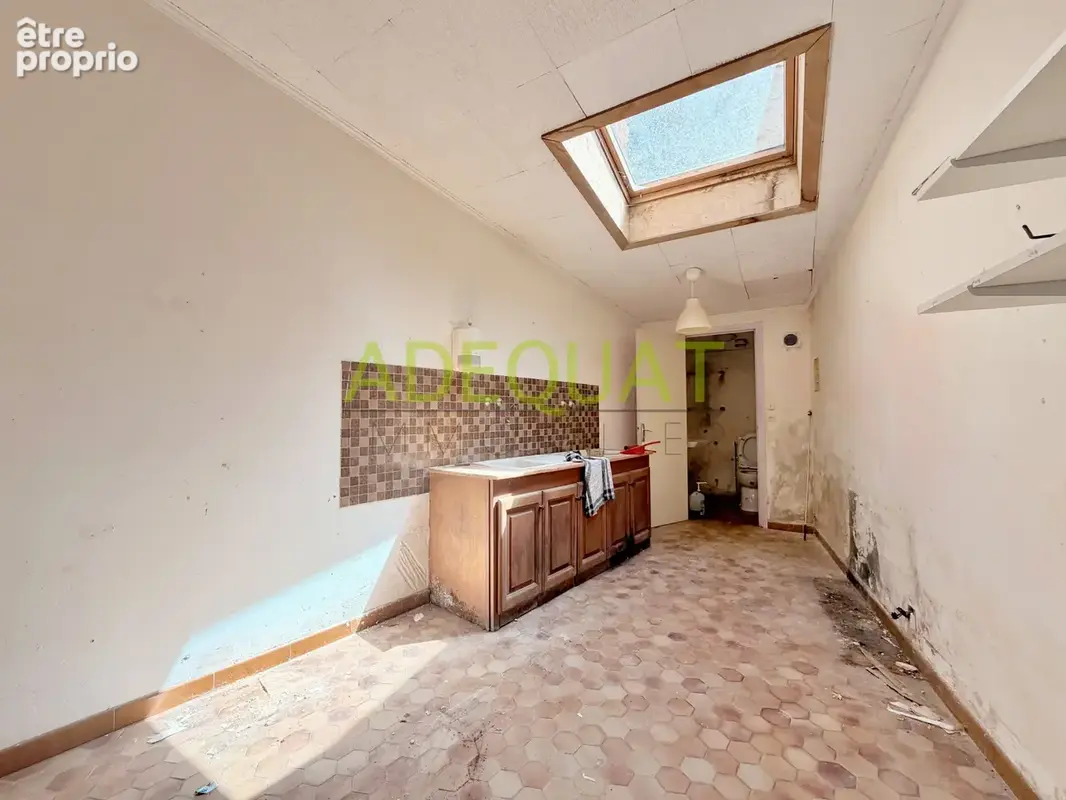 Ideal investisseurs et marchands de biens - immeuble avec combles amenageables et cave - photo 5