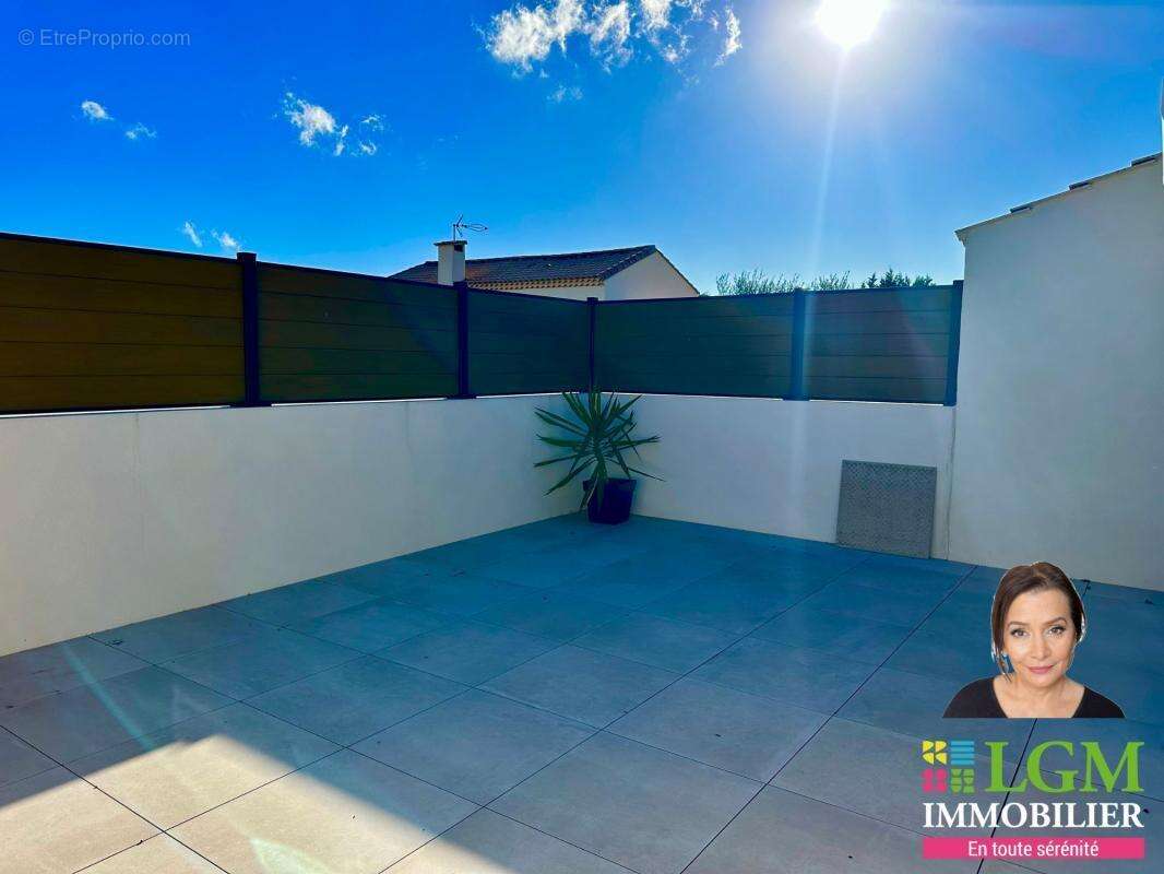 Appartement à MAUGUIO