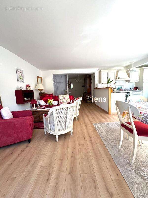Appartement à LIVRY-GARGAN
