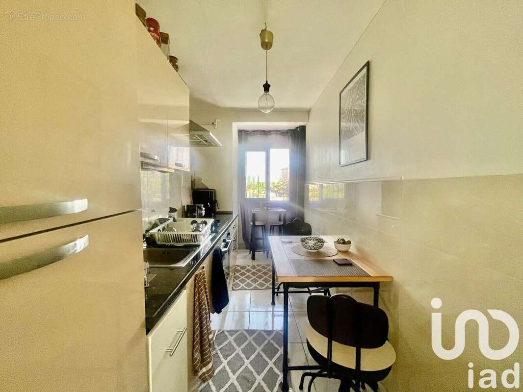 Photo 2 - Appartement à MARSEILLE-12E