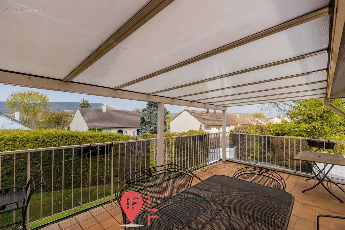 Maison à JOUY-AUX-ARCHES