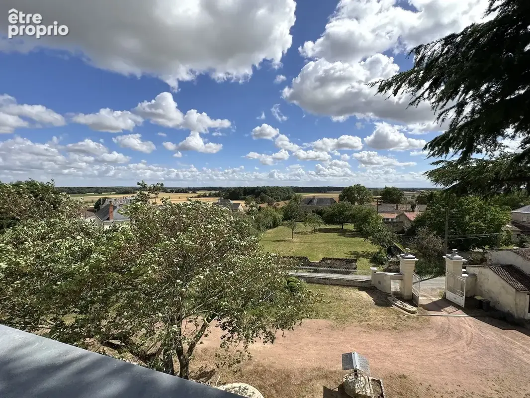 Élégante maison de maitre 19e avec dépendances et jardin dans la région de Saumur - photo 17