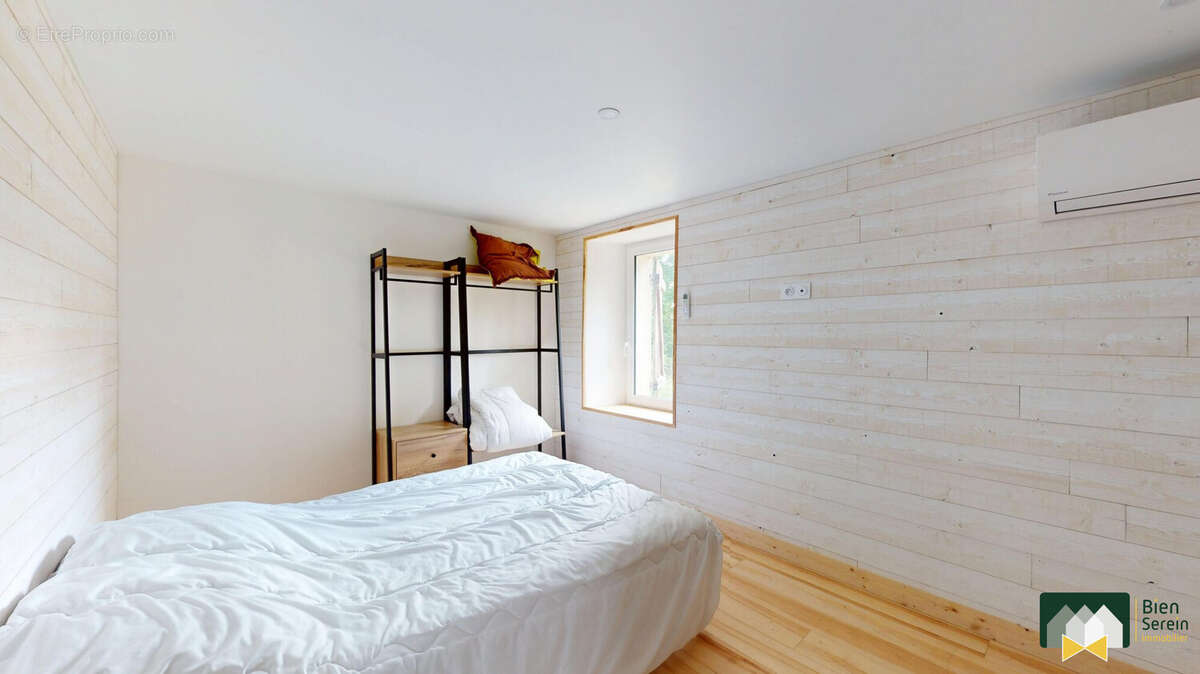 Maison 140 m² à Brunelles  - photo 7