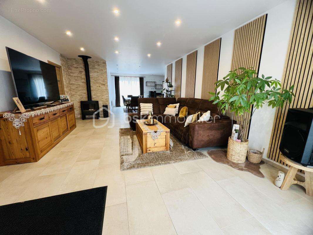 Maison à SAINT-GERMAIN-LES-ARPAJON