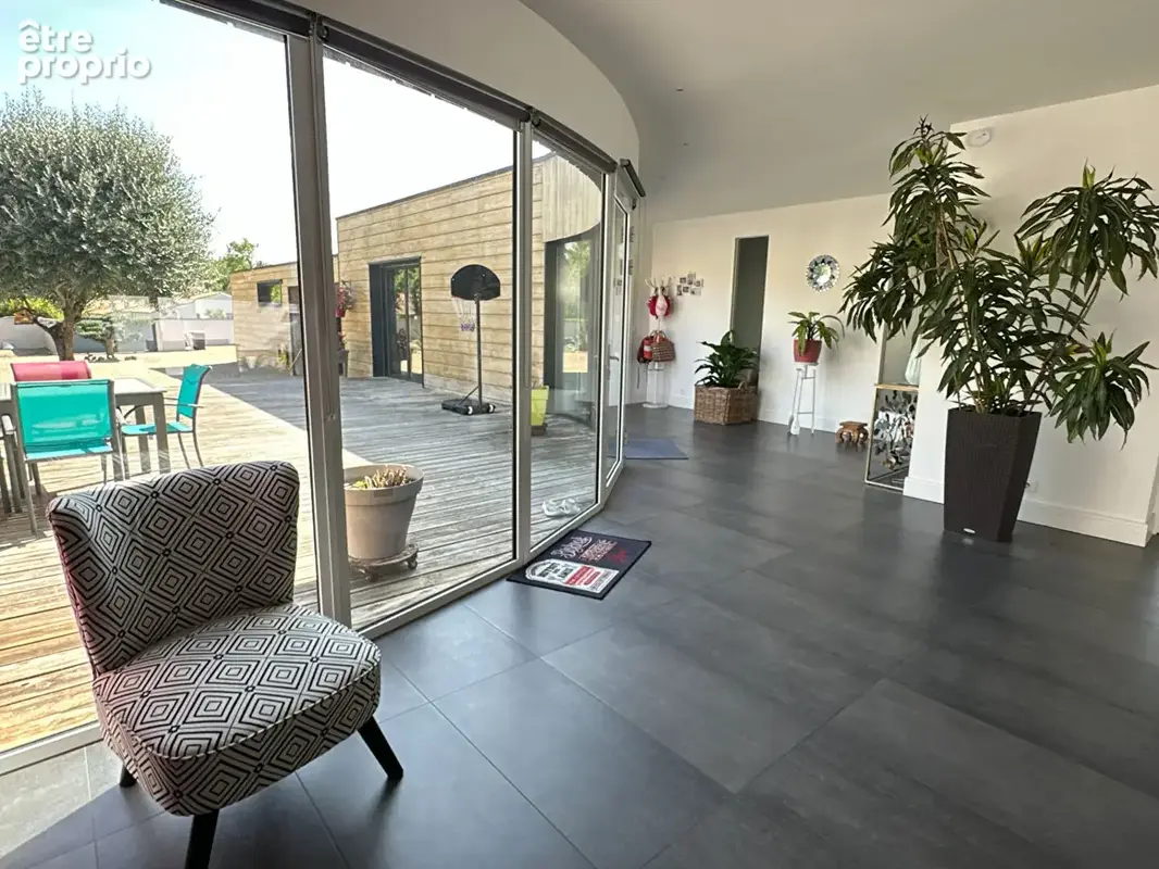 Etaules, villa de 290 m² avec piscine - photo 3