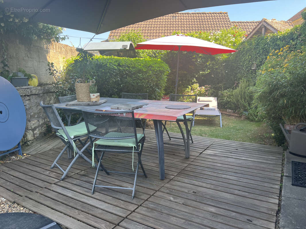 Maison à VARENNES-VAUZELLES