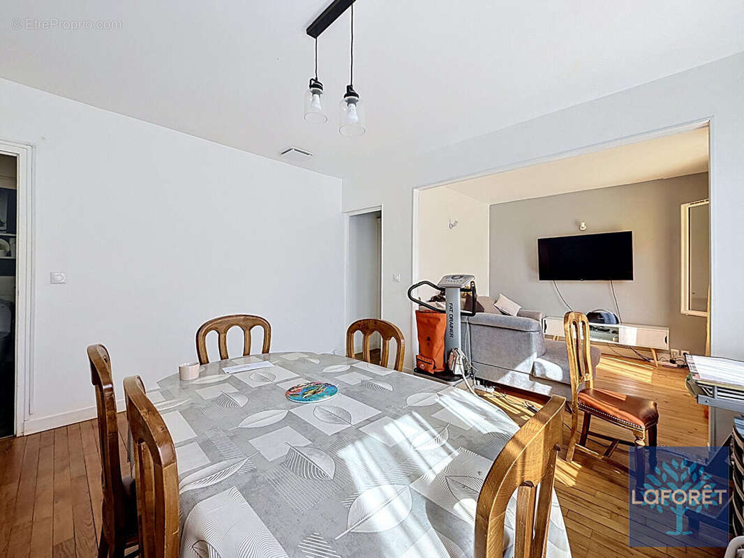 Maison à VIGNEUX-SUR-SEINE