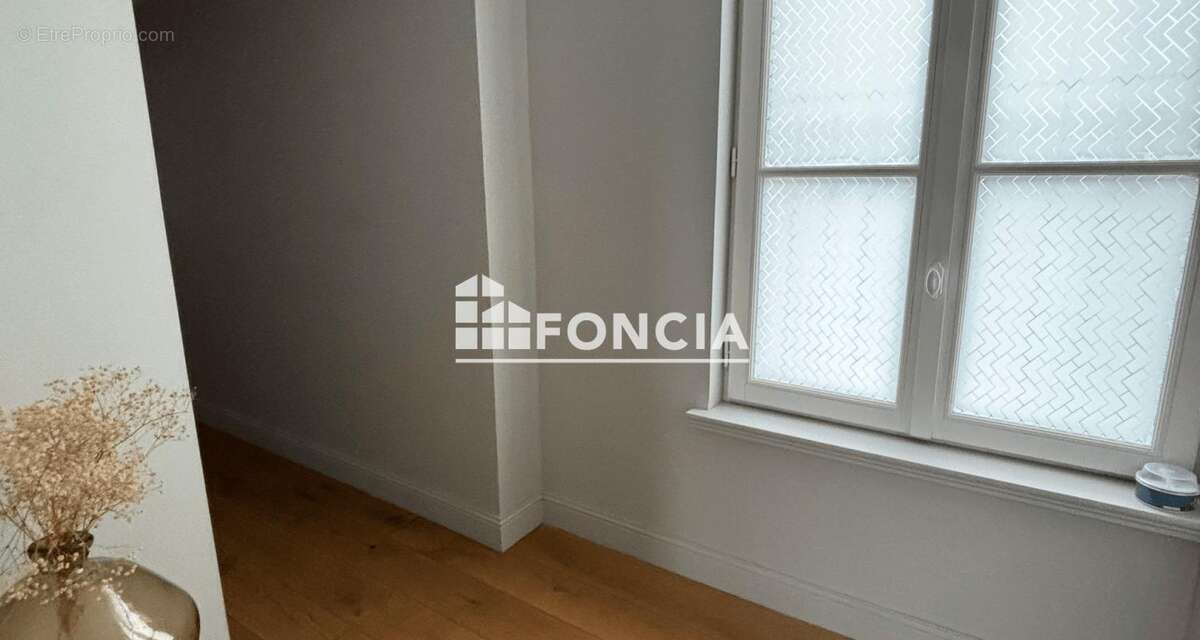 Appartement rénové quartier administratif - photo 3