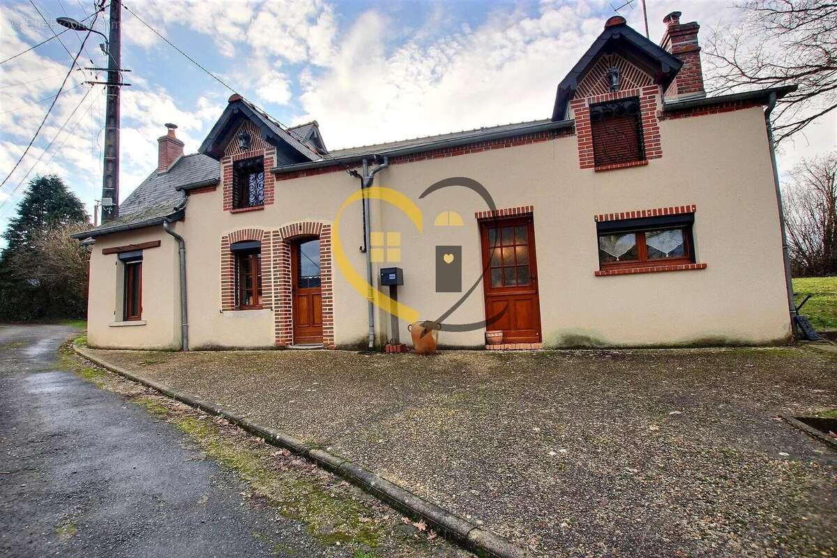Maison à IVOY-LE-PRE