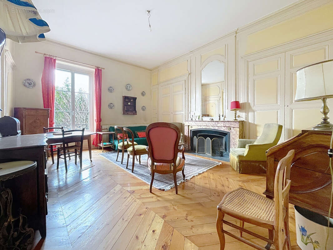 Appartement à SAINT-GENIS-LAVAL