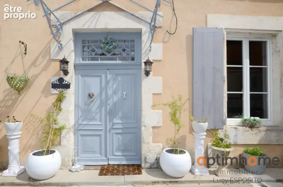  Maison de caractère du XIXᵉ siècle au cœur de Confolens - photo 2