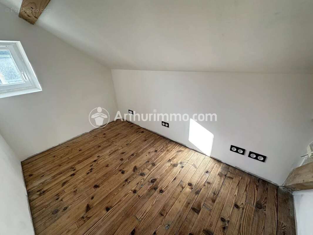 Maison à SAINT-ASTIER