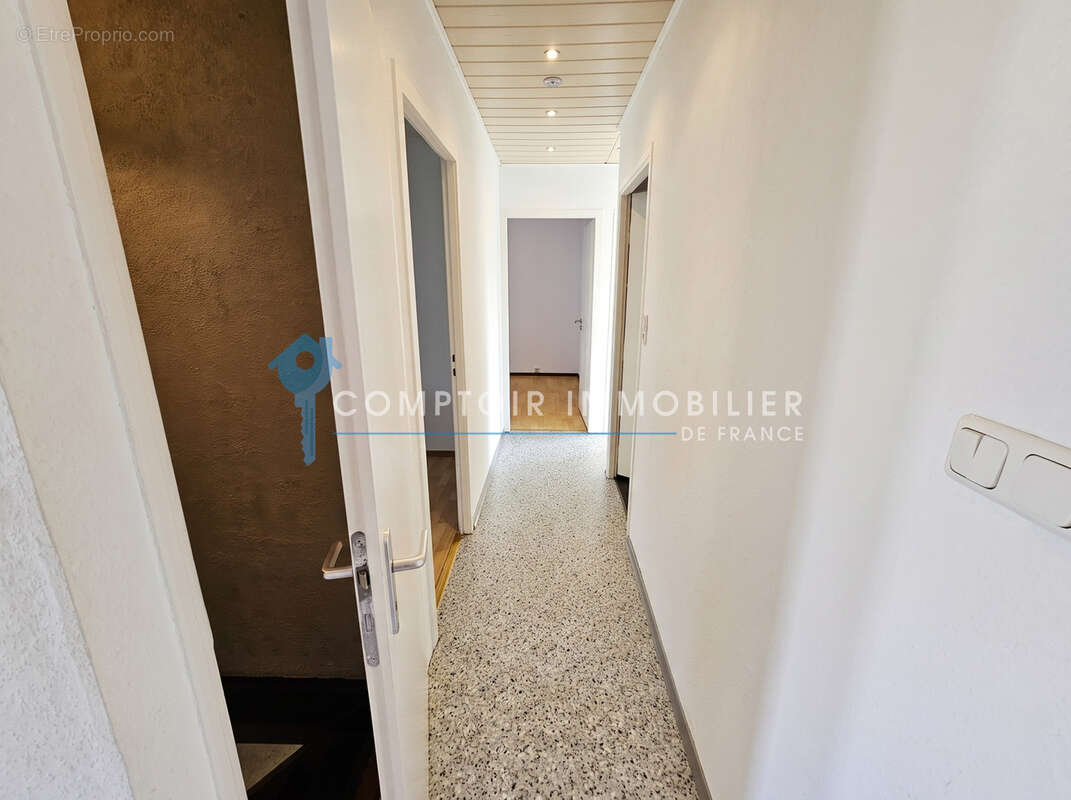 Plain-pied avec jardin et grand balcon dans un secteur recherché, proche frontière allemande - photo 5