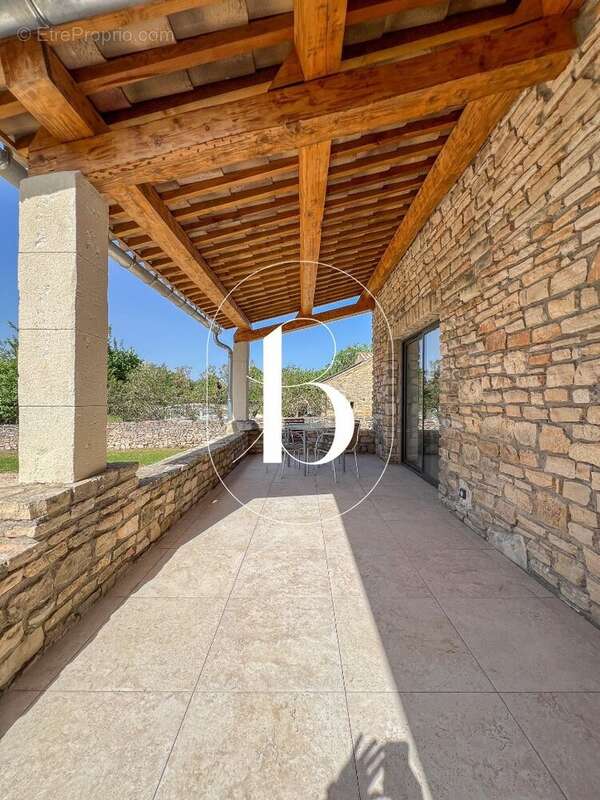 Maison à GOUDARGUES