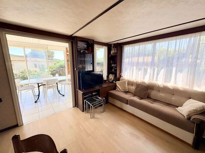 Maison à vendre 3 pièces ROQUEBRUNE SUR ARGENS (83) - photo 4