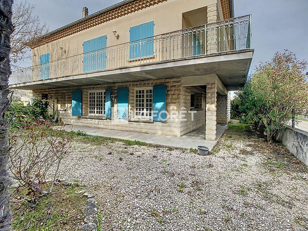 Maison à PERNES-LES-FONTAINES