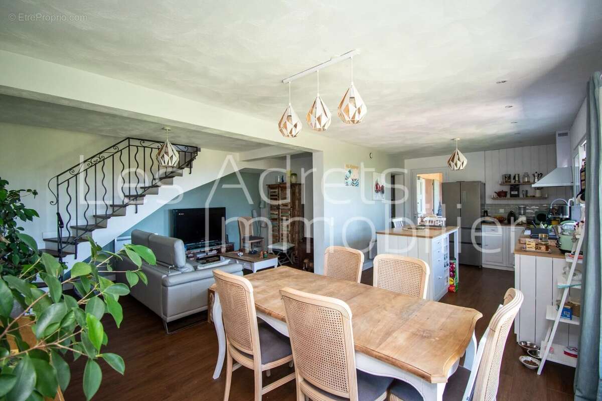 Maison à LES ADRETS-DE-L&#039;ESTEREL