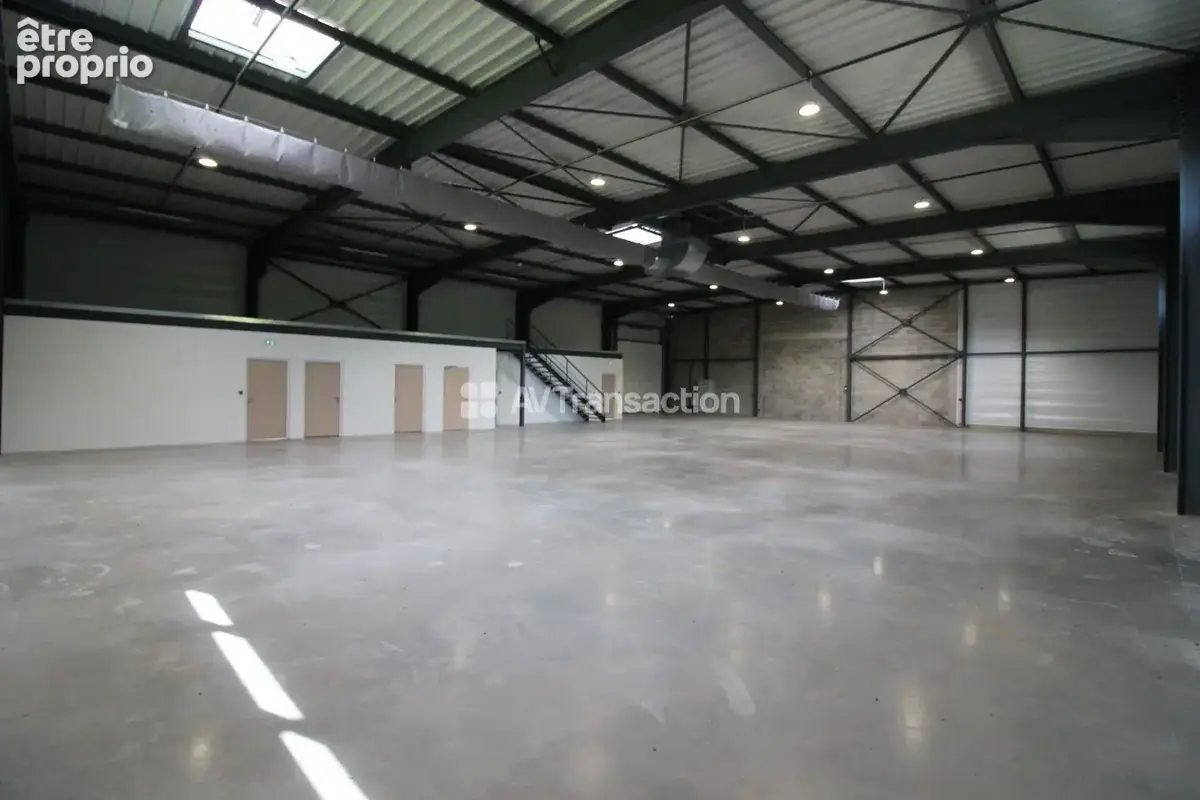 1379 m² à Aoste  - photo 4