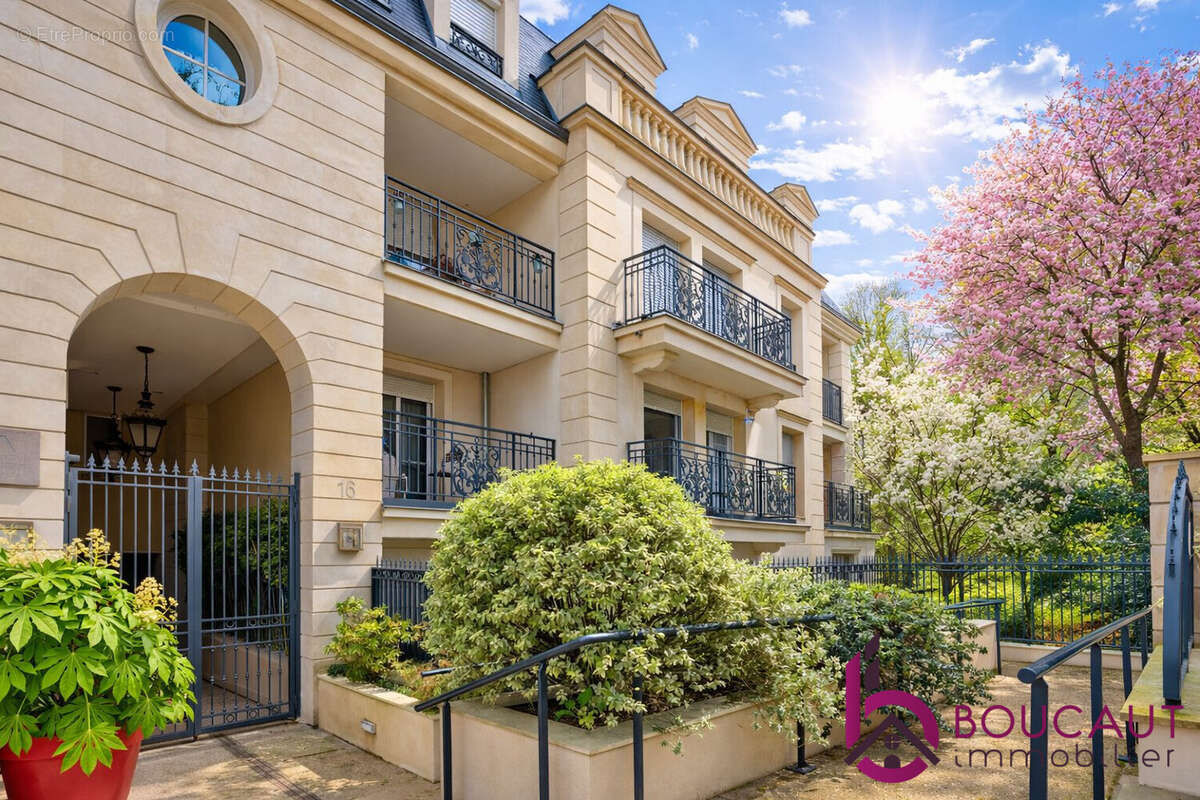 Appartement à LE PLESSIS-ROBINSON