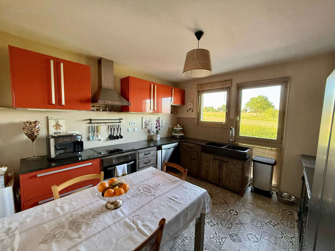 Maison à PREVESSIN-MOENS