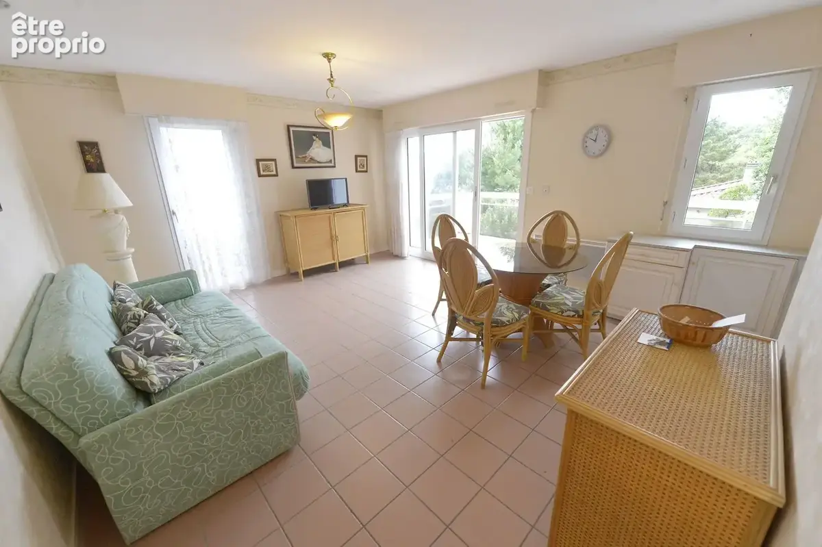 Appartement 40 m² à Saint-Georges-De-Didonne  - photo 2