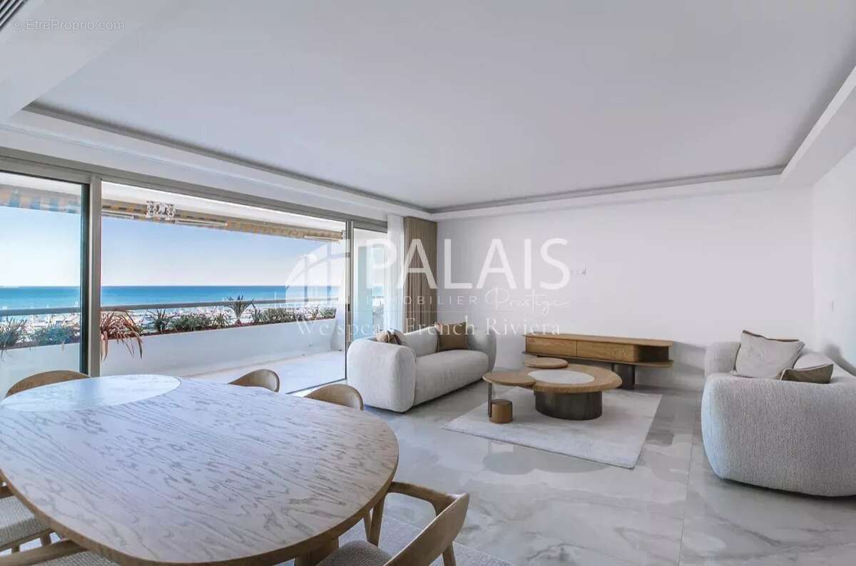 Appartement à VILLENEUVE-LOUBET