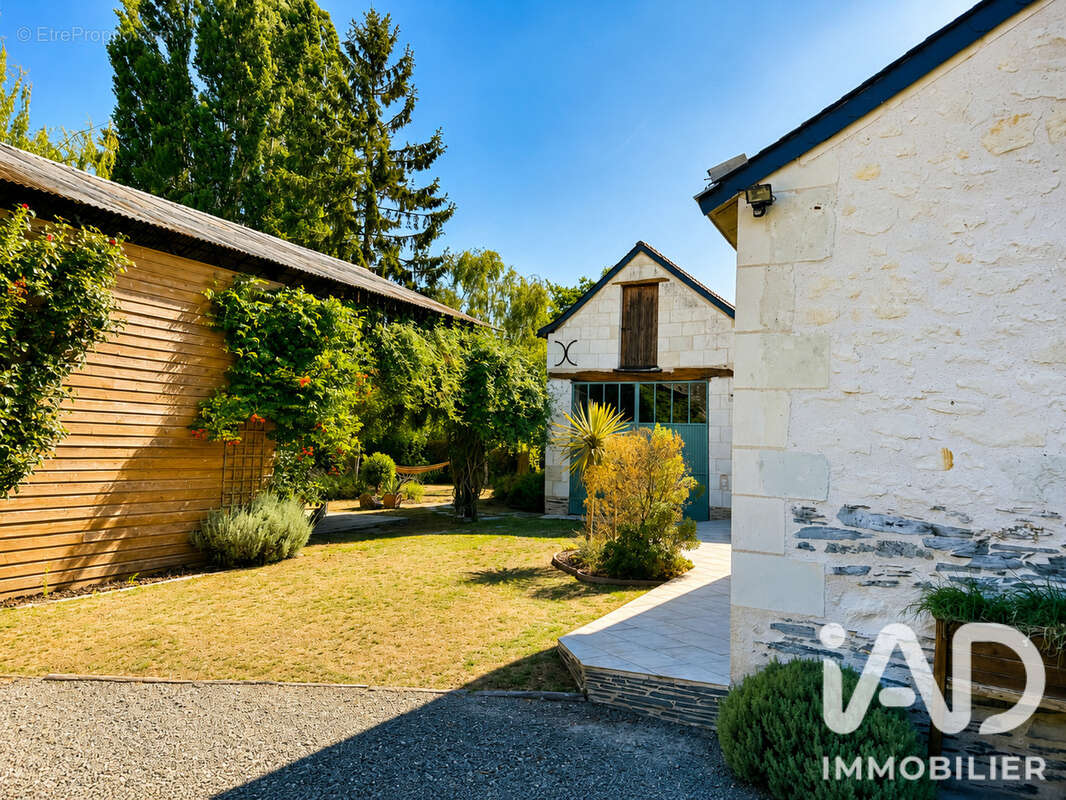 Maison 173 m² à Maze  - photo 4
