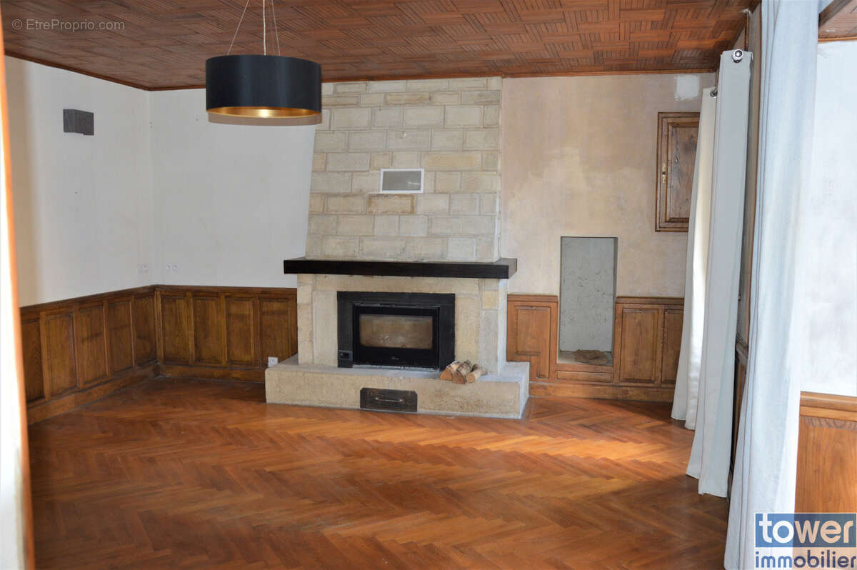 Dans village de caractere ou il fait bon vivre, idéal investisseurs ou grande famille dans leur premier achat - photo 2