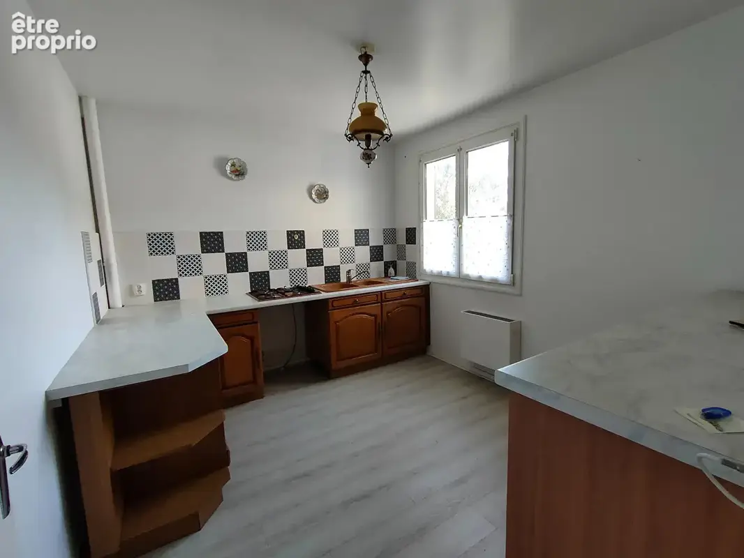 Appartement 80 m² à Chalus  - photo 3