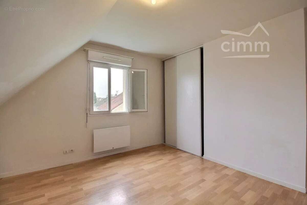 Maison à MONTLOUIS-SUR-LOIRE