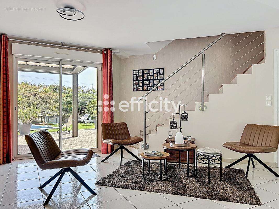 Maison à MONTRICHARD