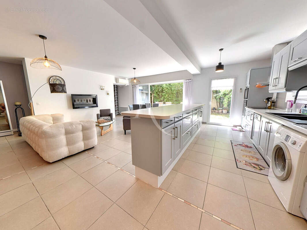 Maison à BRY-SUR-MARNE