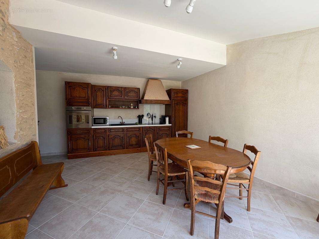 Maison à MALAUCENE