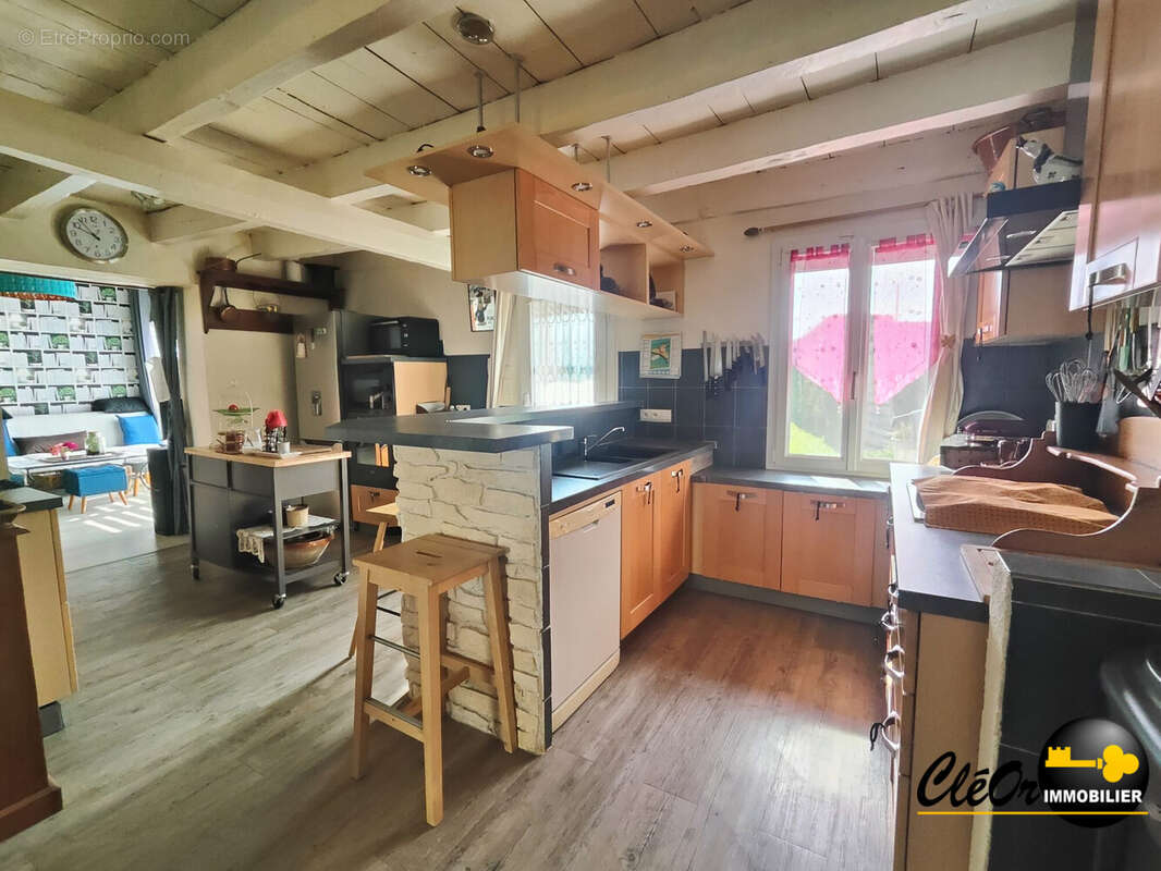 Maison 138 m² à Pierre-De-Bresse  - photo 6