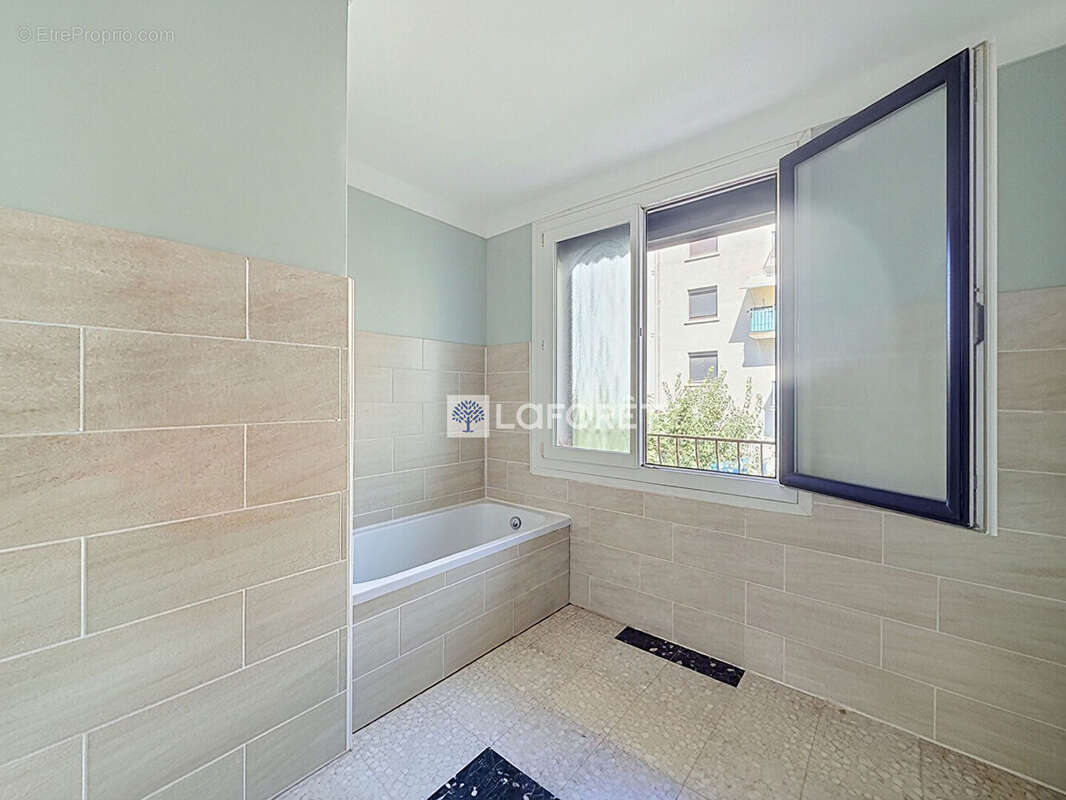 Perpignan, Appartement au 1er étage, garage, cave, jardin, copropriété bénévole - photo 4