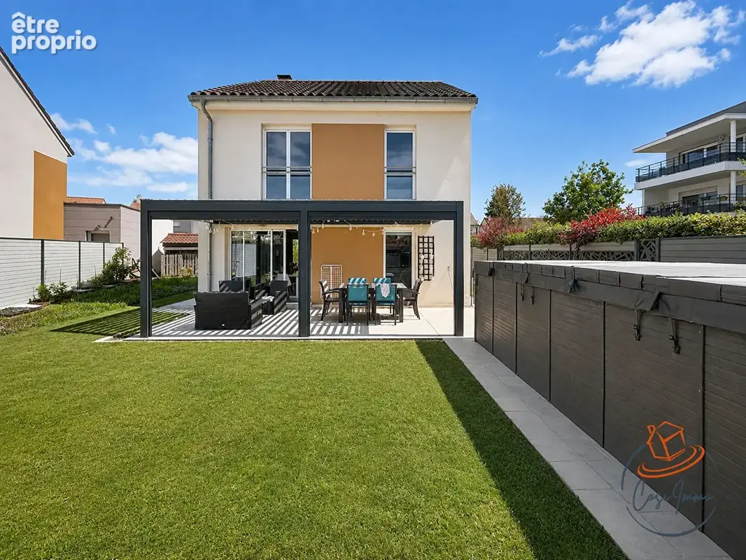 Maison Saint Genis Pouilly 5 pièce(s) 131 m2 - photo 1