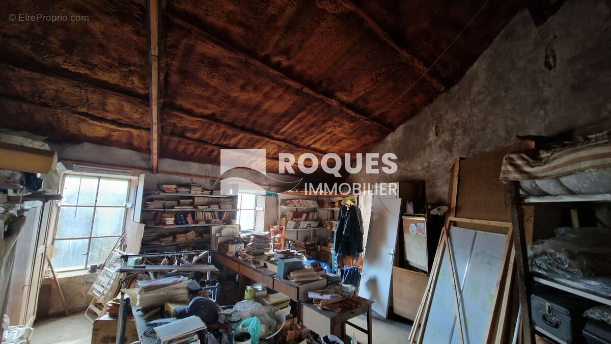 A VENDRE, proche Lodève, ensemble immobilier en pierre d'une surface totale de 995 m2 sur 3008 m2 de terrain - photo 11