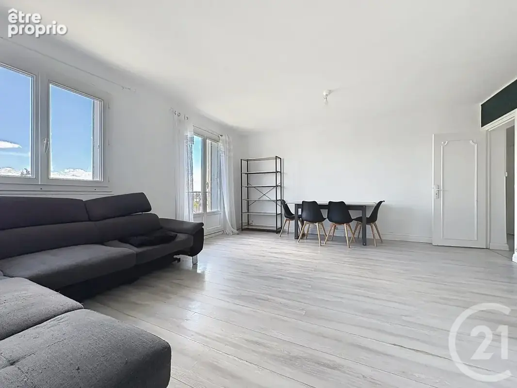 Appartement 3 pièces 62 m² à vendre à La Chapelle-Saint-Luc (10600) - photo 3