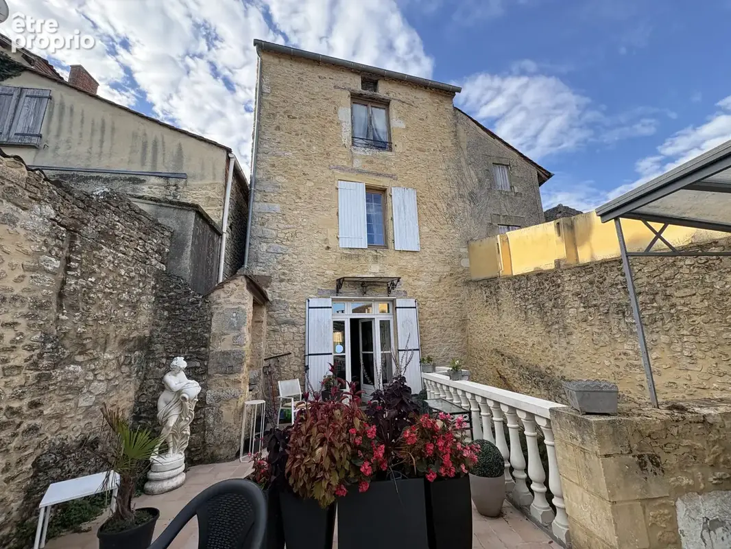 Photo Maison à Salles-De-Belves au prix de 402 800€