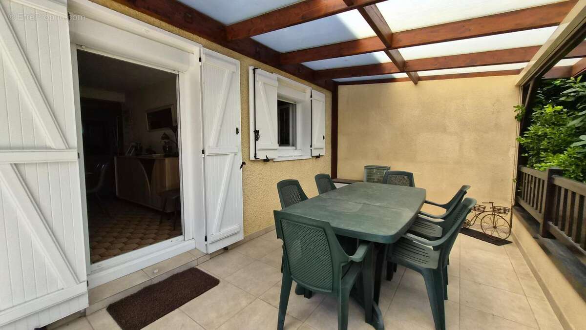 Maison à OLLAINVILLE