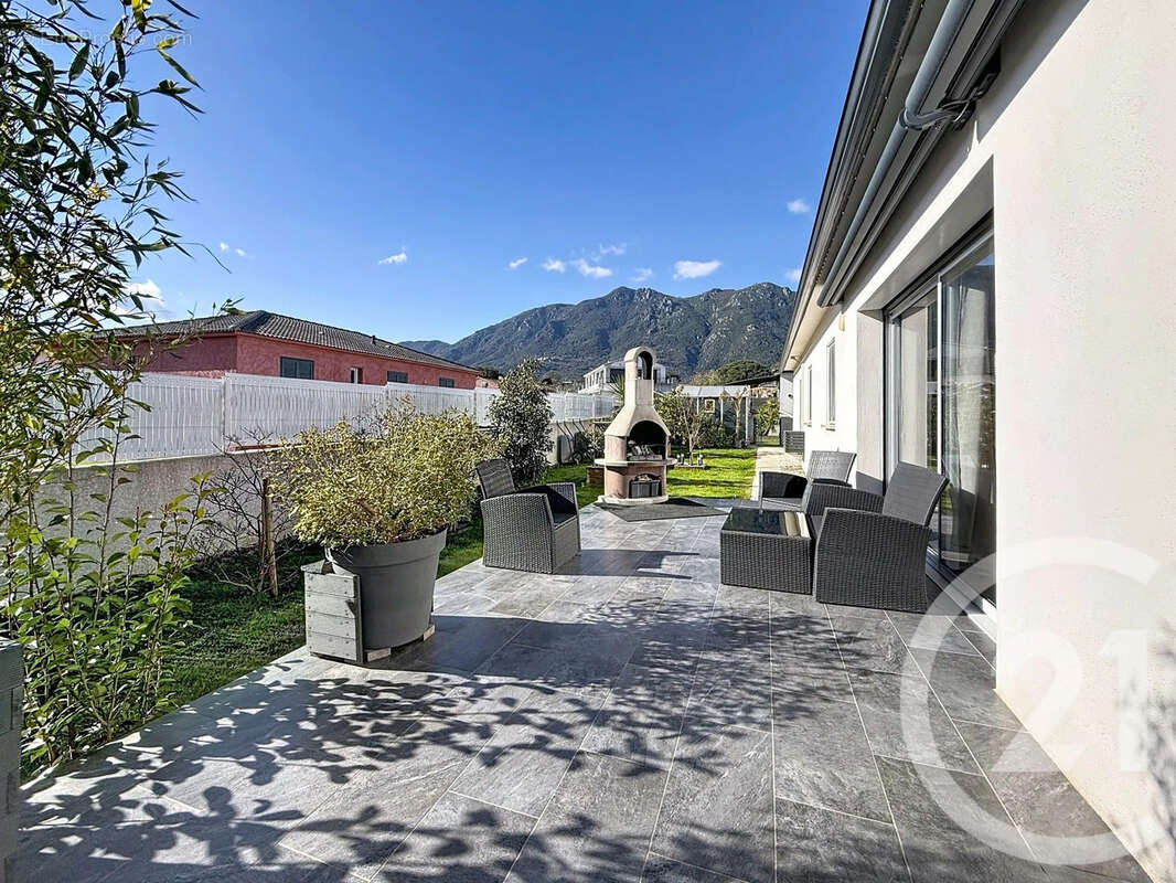 Maison à SANTA-MARIA-POGGIO