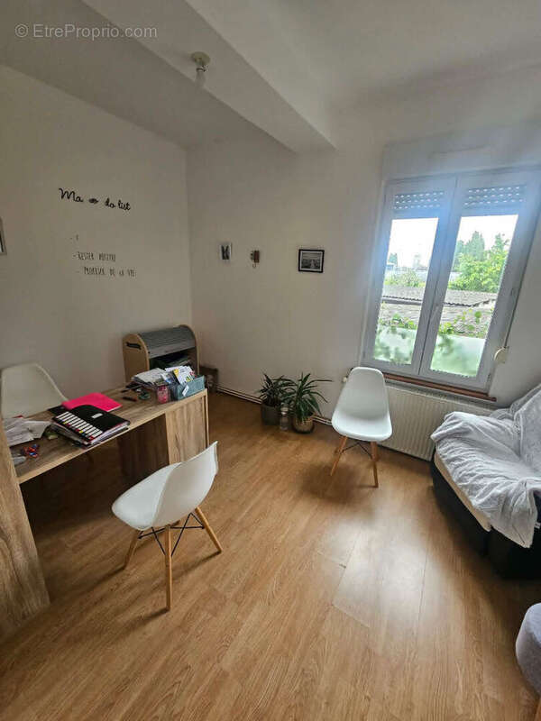 Appartement à ORIGNY-SAINTE-BENOITE