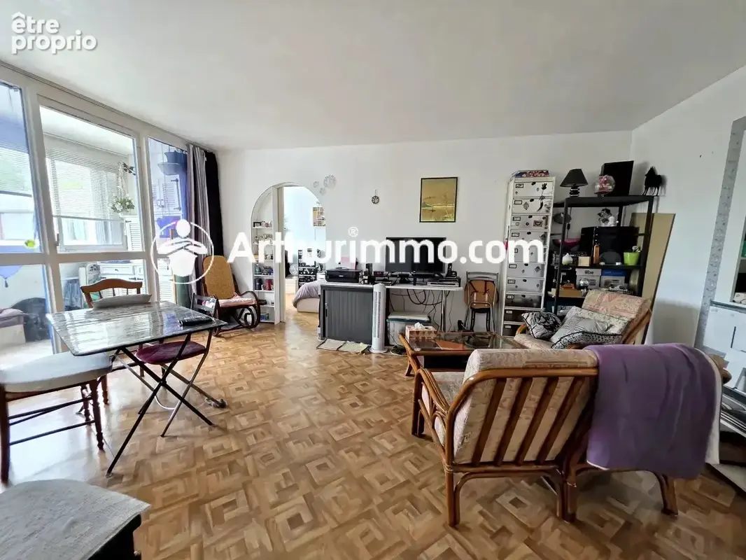 Appartement à SAVIGNY-LE-TEMPLE