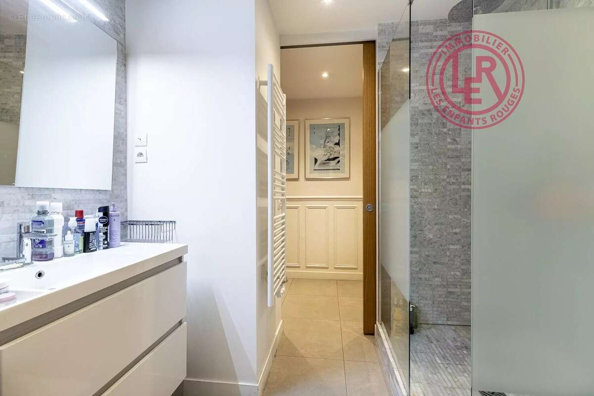 Appartement à PARIS-3E