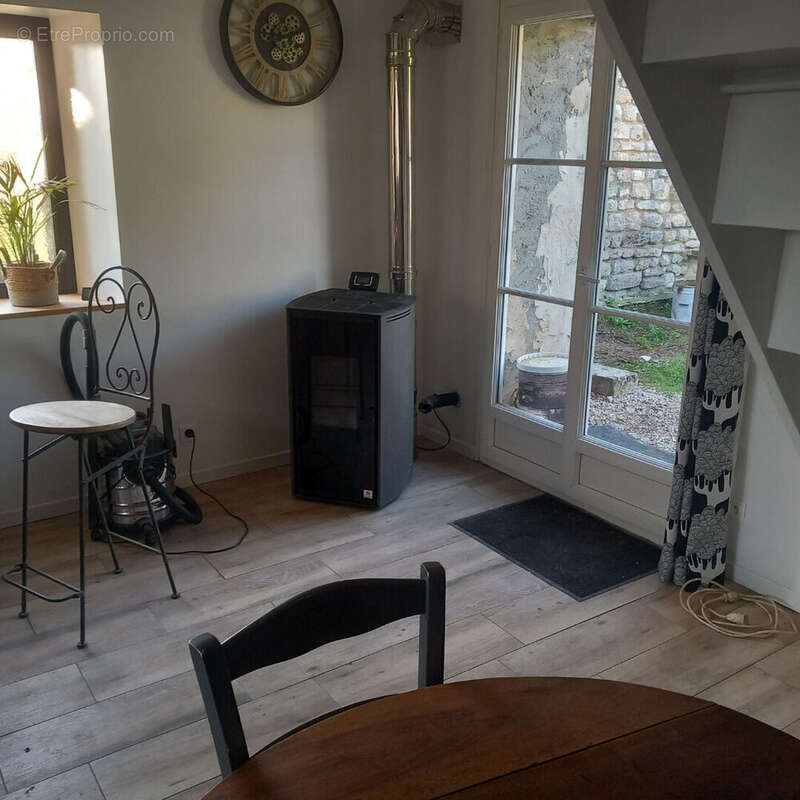 Maison à REMAUVILLE
