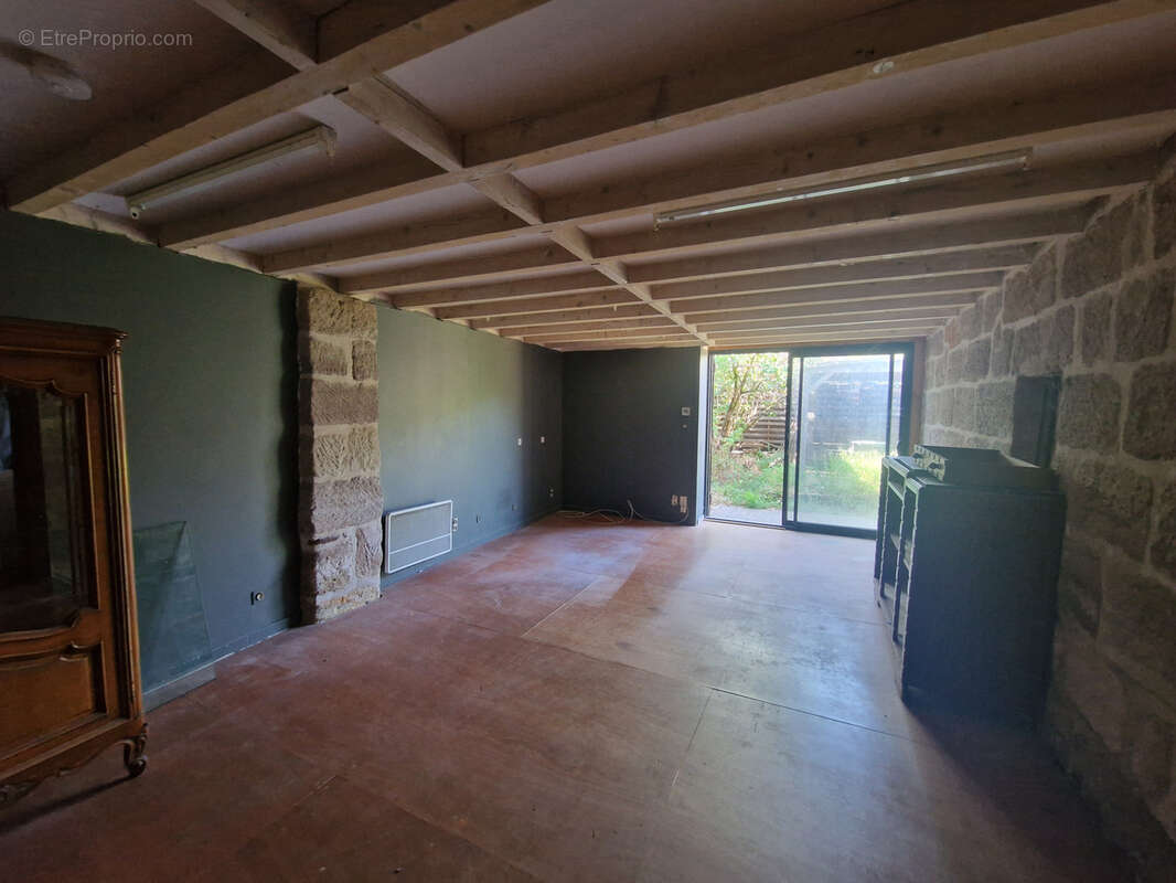 Maison de caractère en pierre avec grange   Saint-Viance - photo 18
