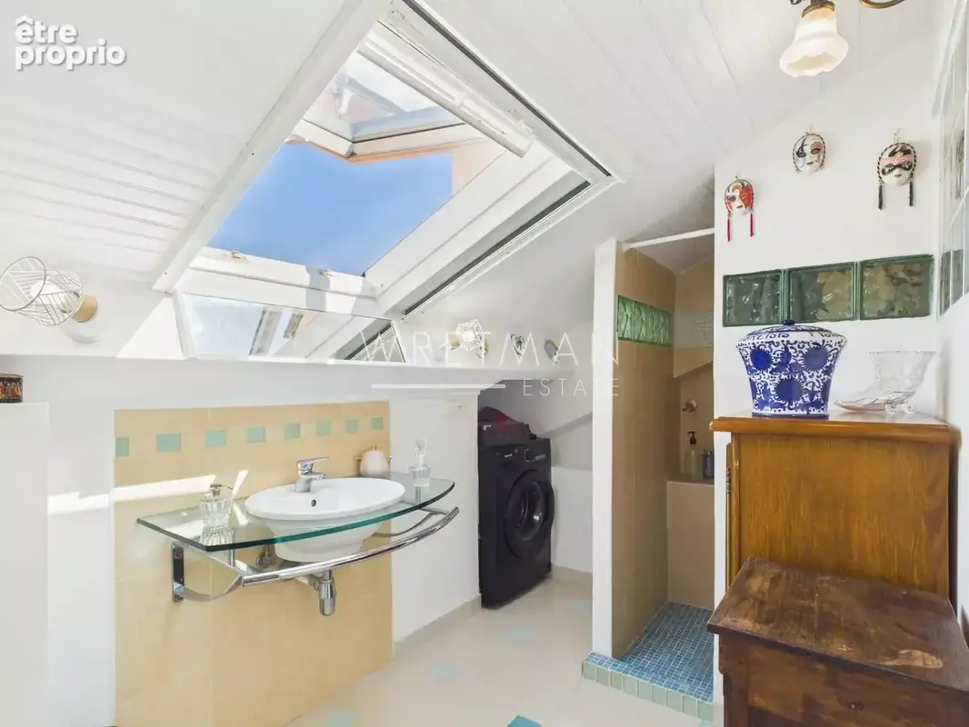 Appartement loft en dernier étage avec terrasse, aperçu mer - Menton Centre - photo 11
